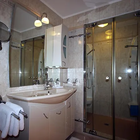 Evi Apartment